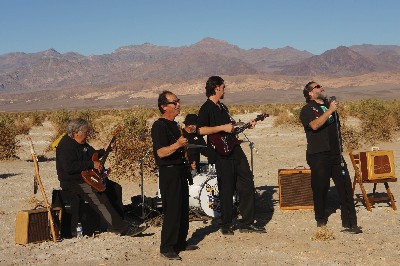 Howling Dogma - A rock band in the middle of the desert