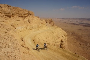 Winter in Israel - desert ride along the Ramon Cretor 